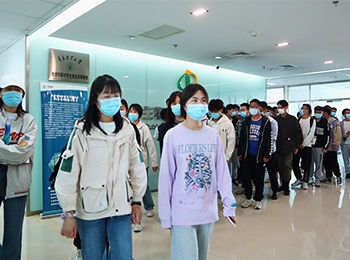 深化校企合作,助推产教融合,青岛科技大学材料科学与工程学院师生赴我司见习参观